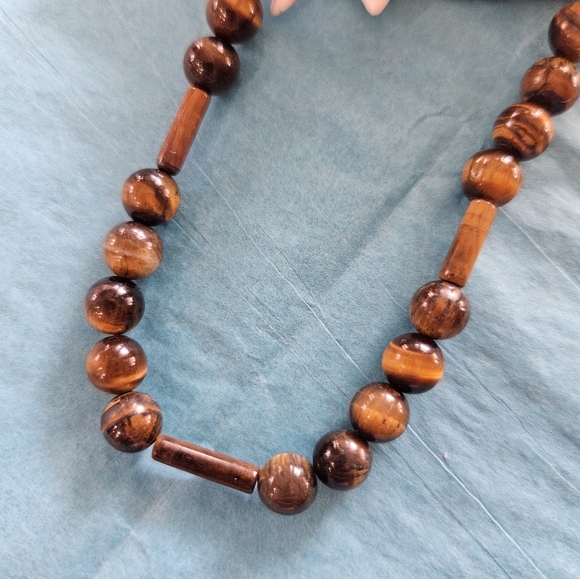 Handmade Tortoise Shell Beaded Necklace - Picture 4 of 4
